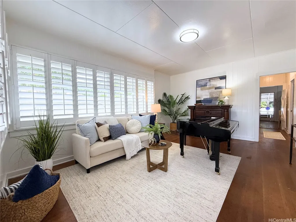 1114 Kaala Avenue, Wahiawa