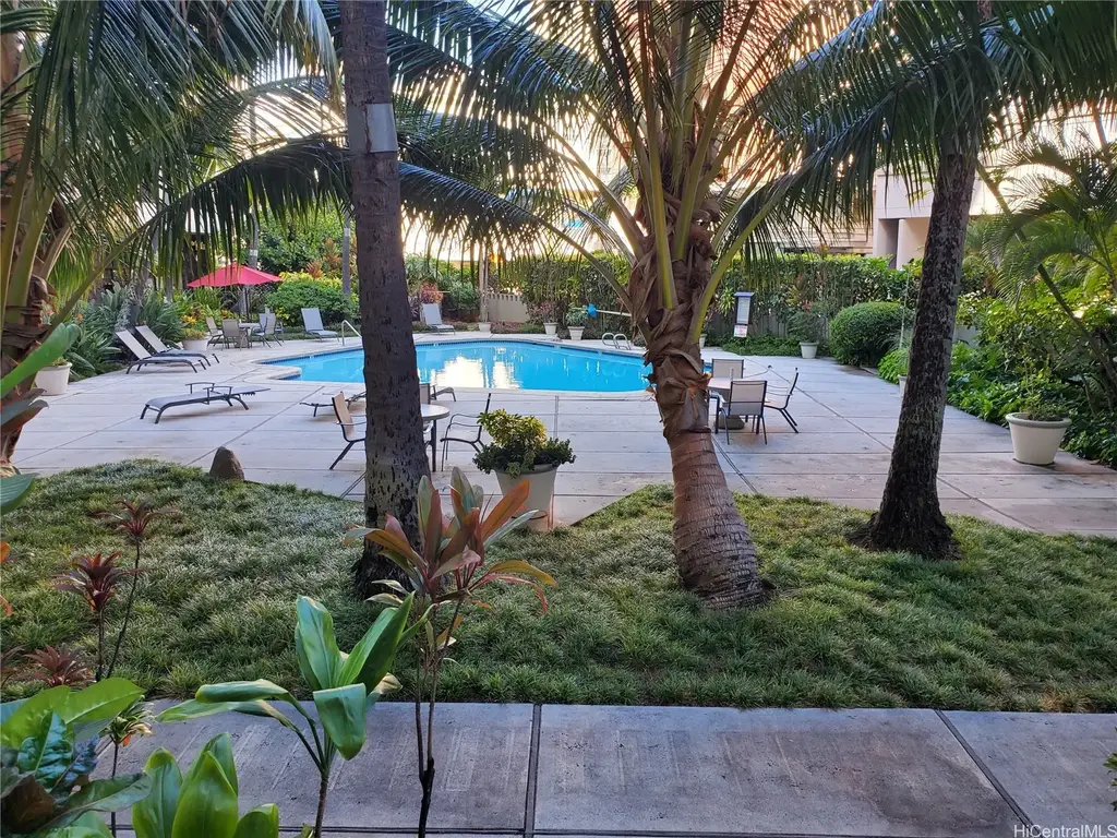 425 Ena Road # 104b, Honolulu