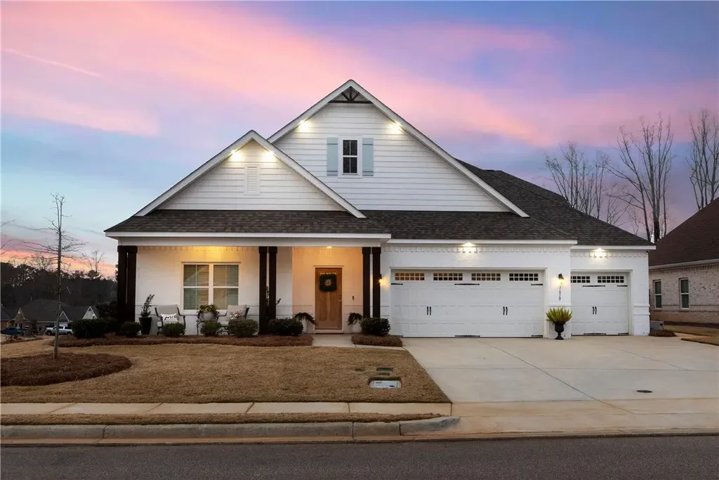 1650 Hidden Lakes Dr, Opelika