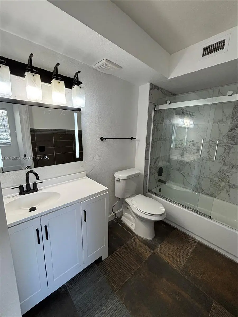 Photo of Listing #A11940603