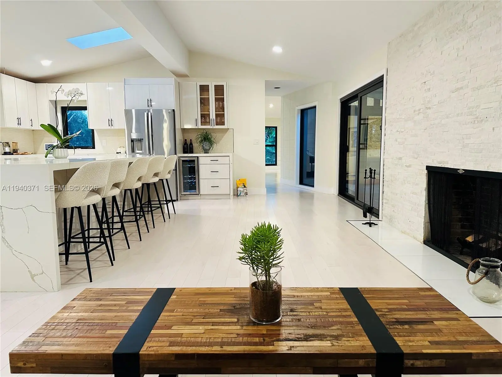 Photo of Listing #A11940371