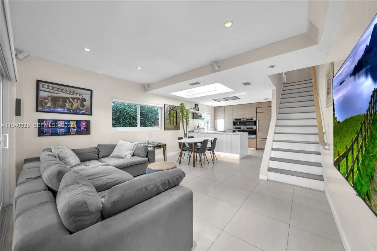 Photo of Listing #A11940929