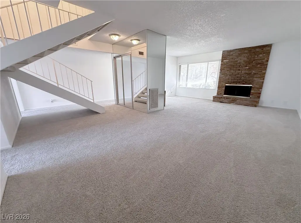 Photo of Listing #2745210