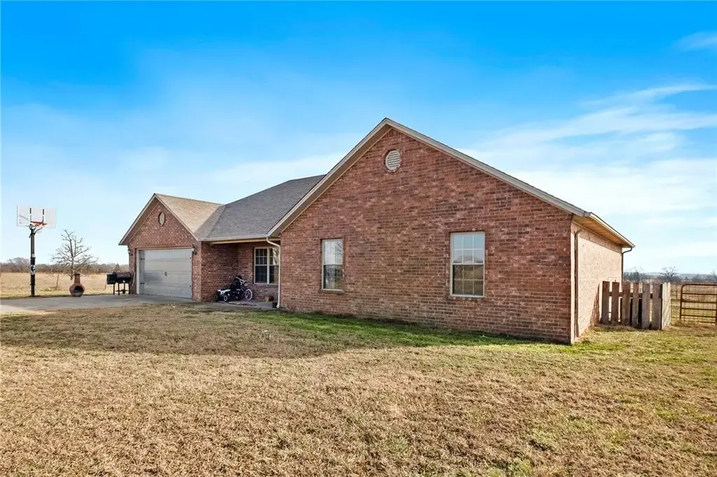 470242 E 680 Road, Westville