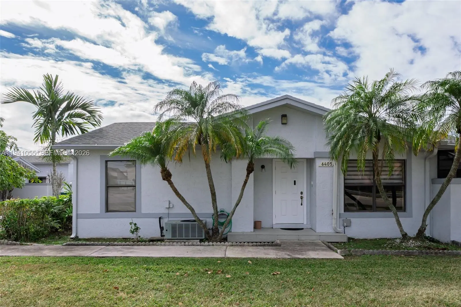 Photo of Listing #A11941055