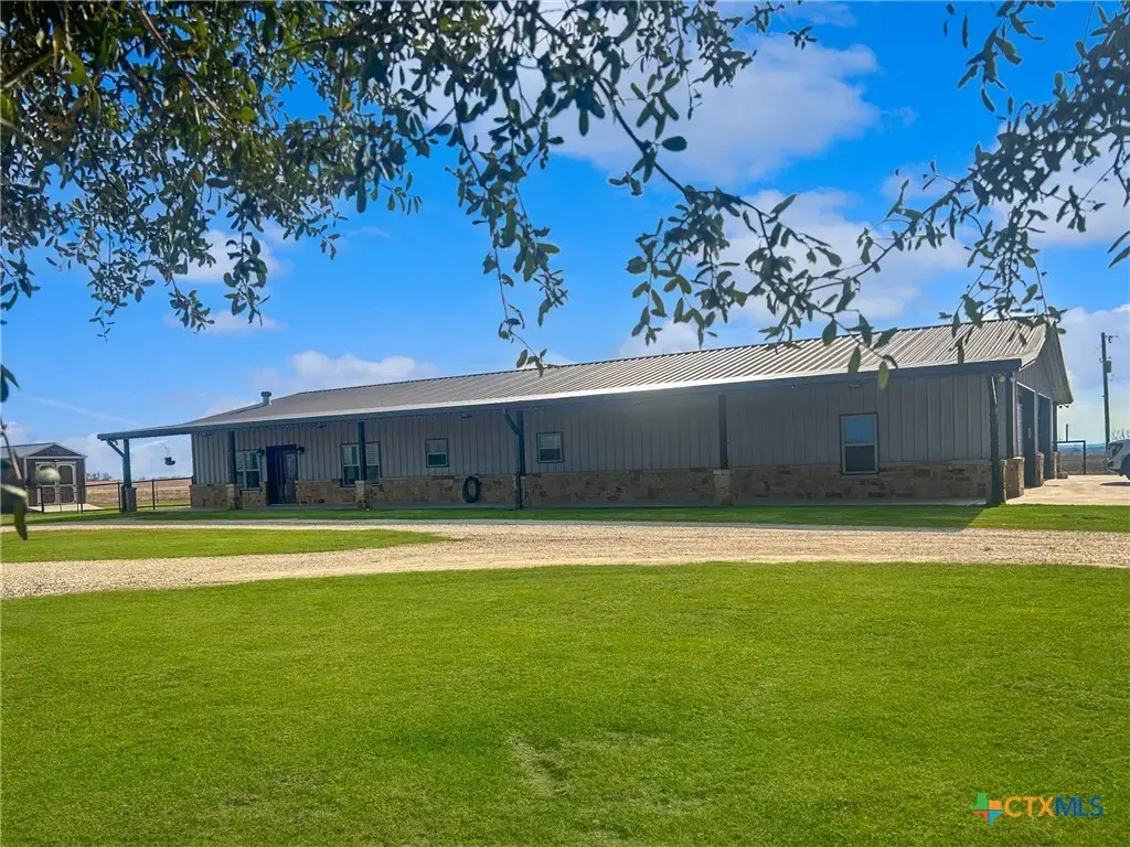 1747 Cr 139 Loop, Cameron