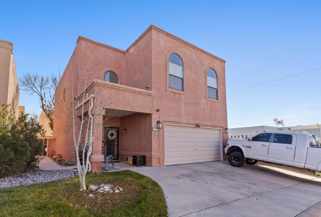 7104 Quail Hollow Ne, Albuquerque