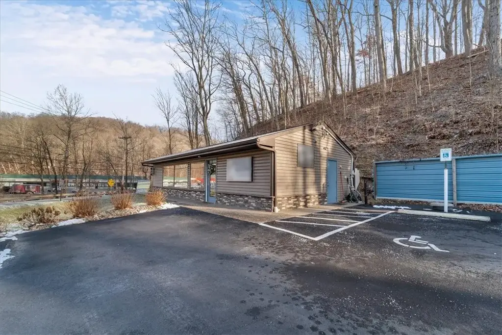 1290 Brodhead Road , Moon/Crescent