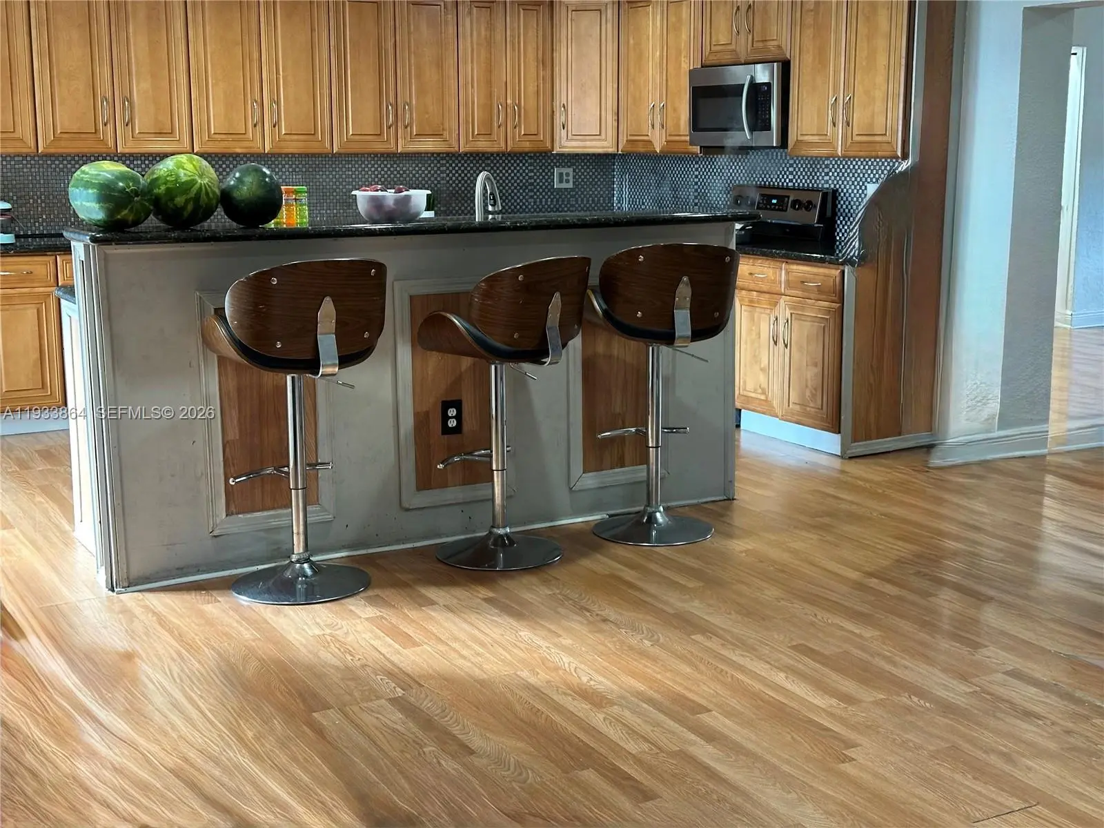 Photo of Listing #A11933864