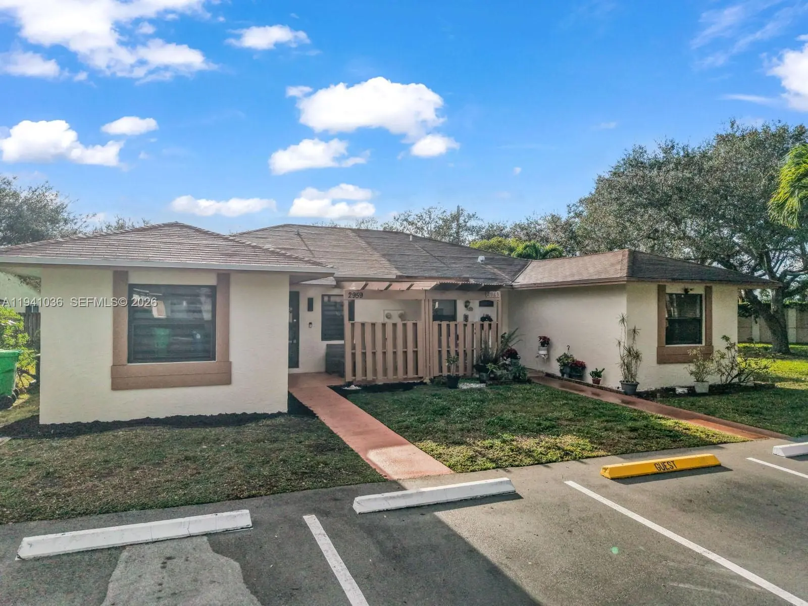 Photo of Listing #A11941036