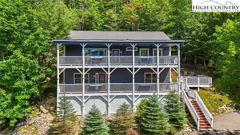 114 W Blueberry Lane, Beech Mountain