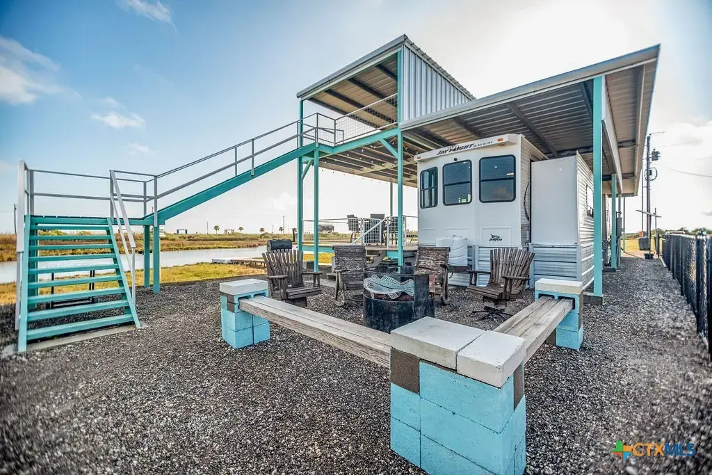 305 Zimmerman Road, Port Lavaca