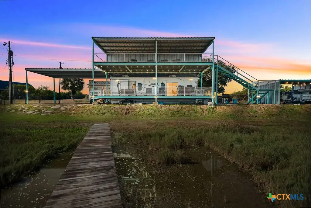 305 Zimmerman Road, Port Lavaca