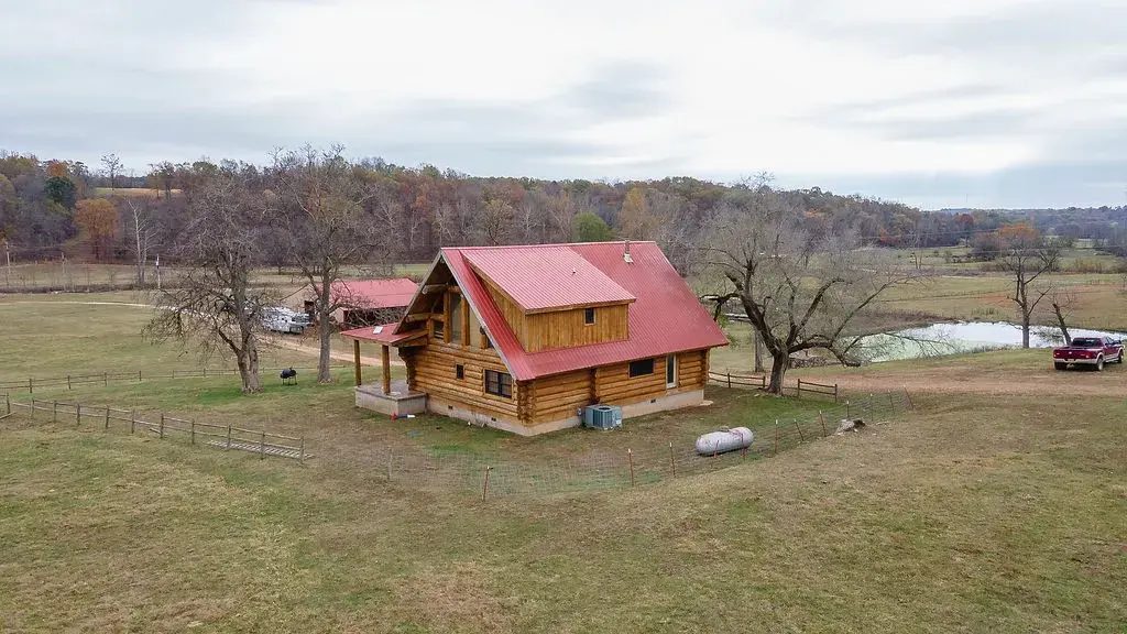 13775 Rocky Comfort Road, Gentry