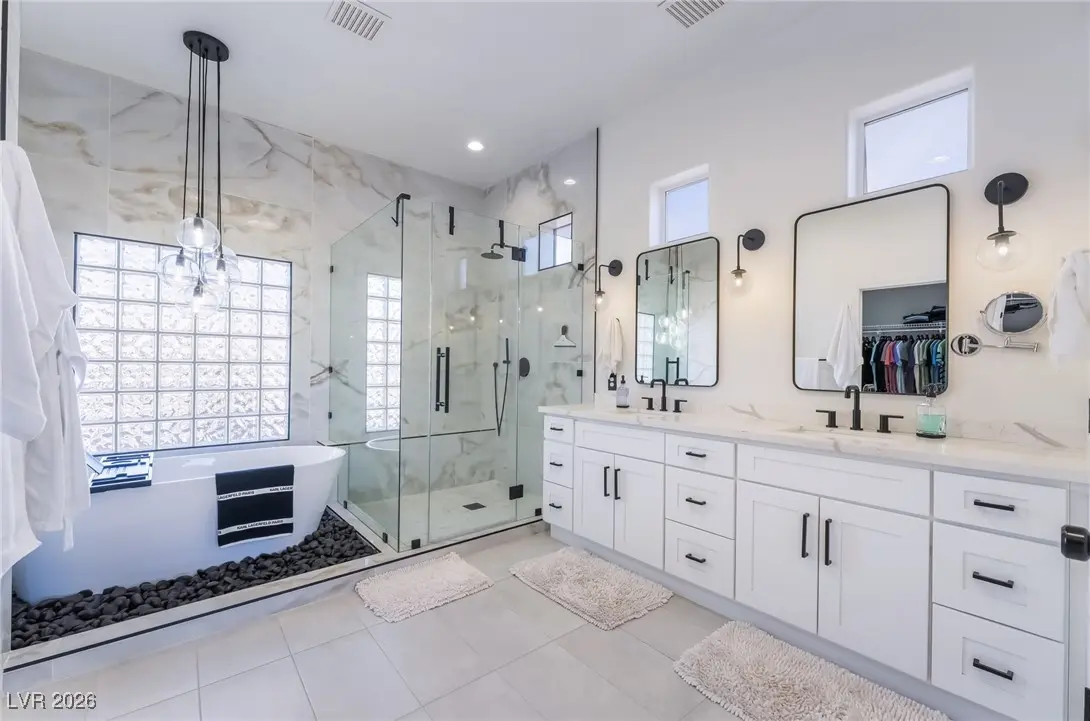 Photo of Listing #2746124