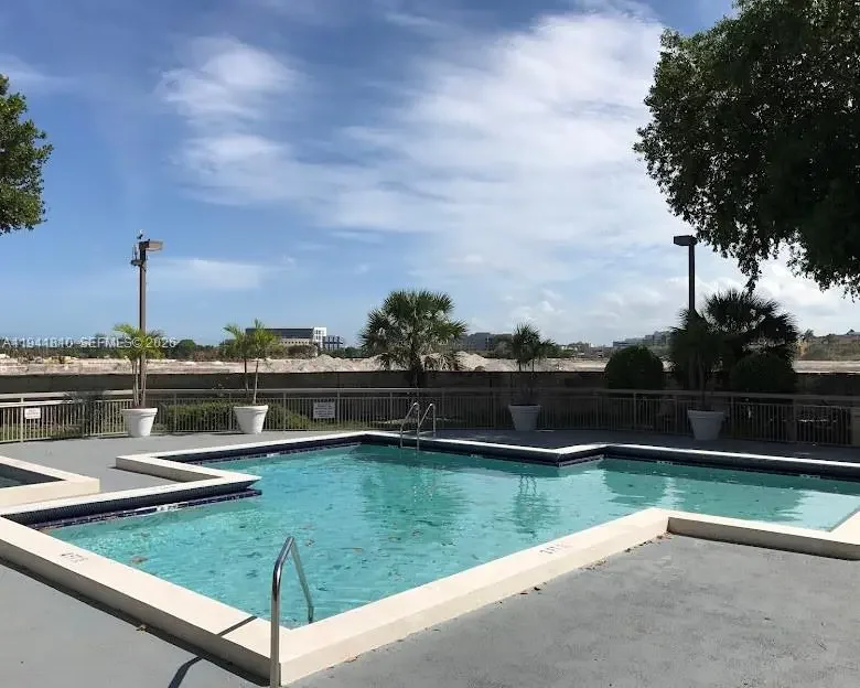 Photo of Listing #A11941810