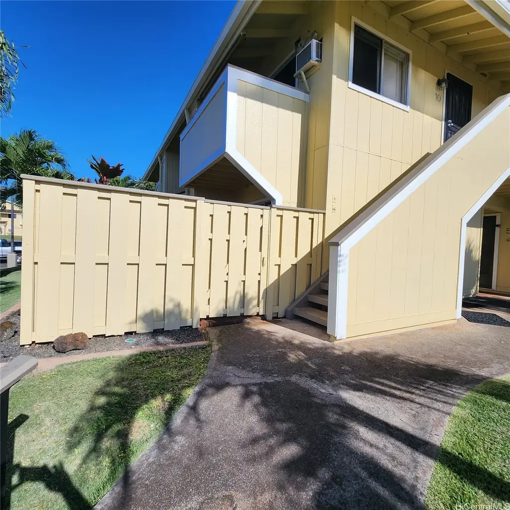 94-1031 Kaukahi Place # G4, Waipahu