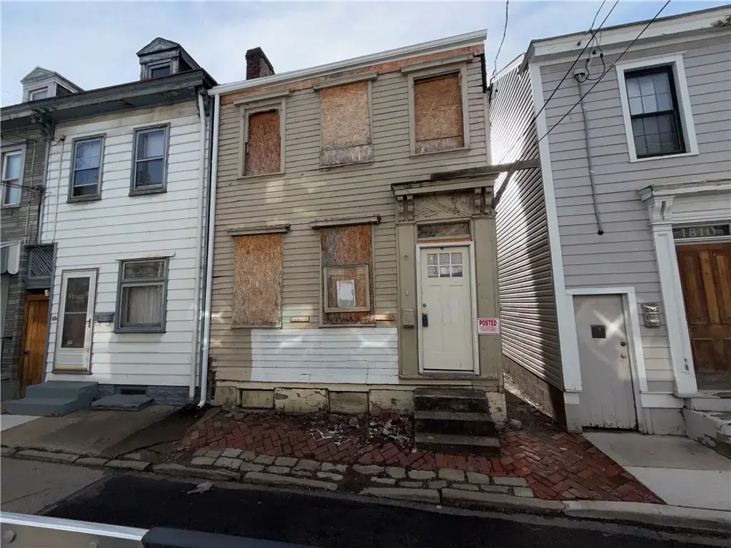 1812 Harcum Way, South Side