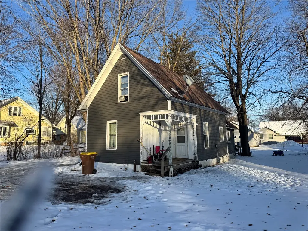 654 N Franklin Street, Mondovi
