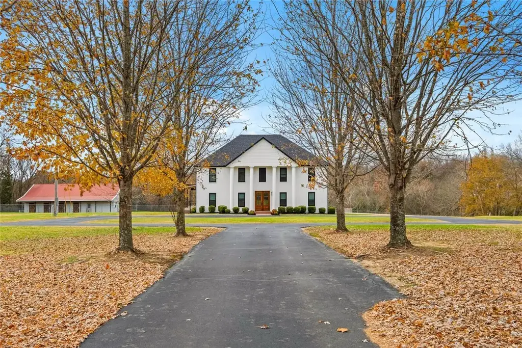 694 E Bowen Boulevard, Fayetteville