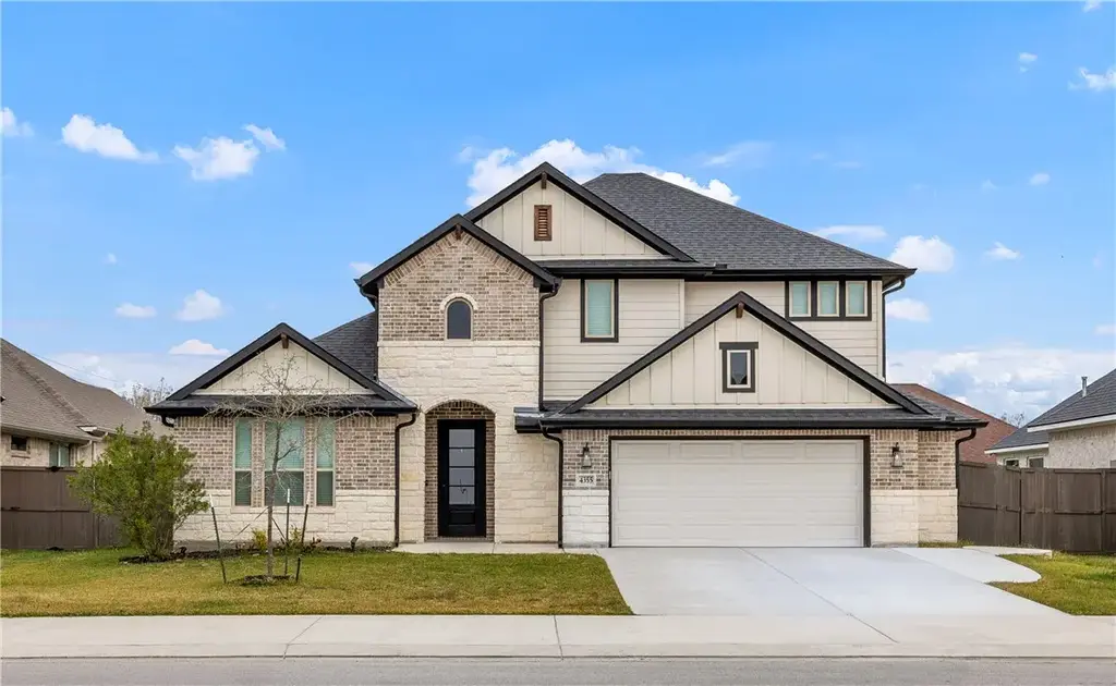 4355 Fox River, Bryan