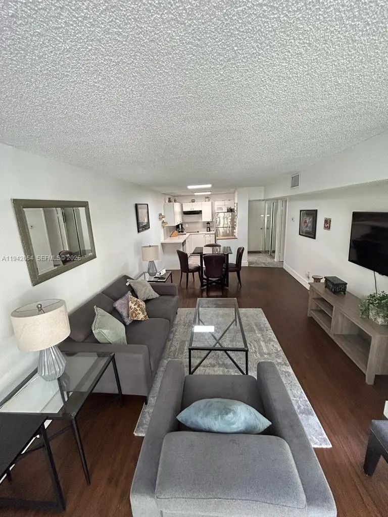 Photo of Listing #A11942064