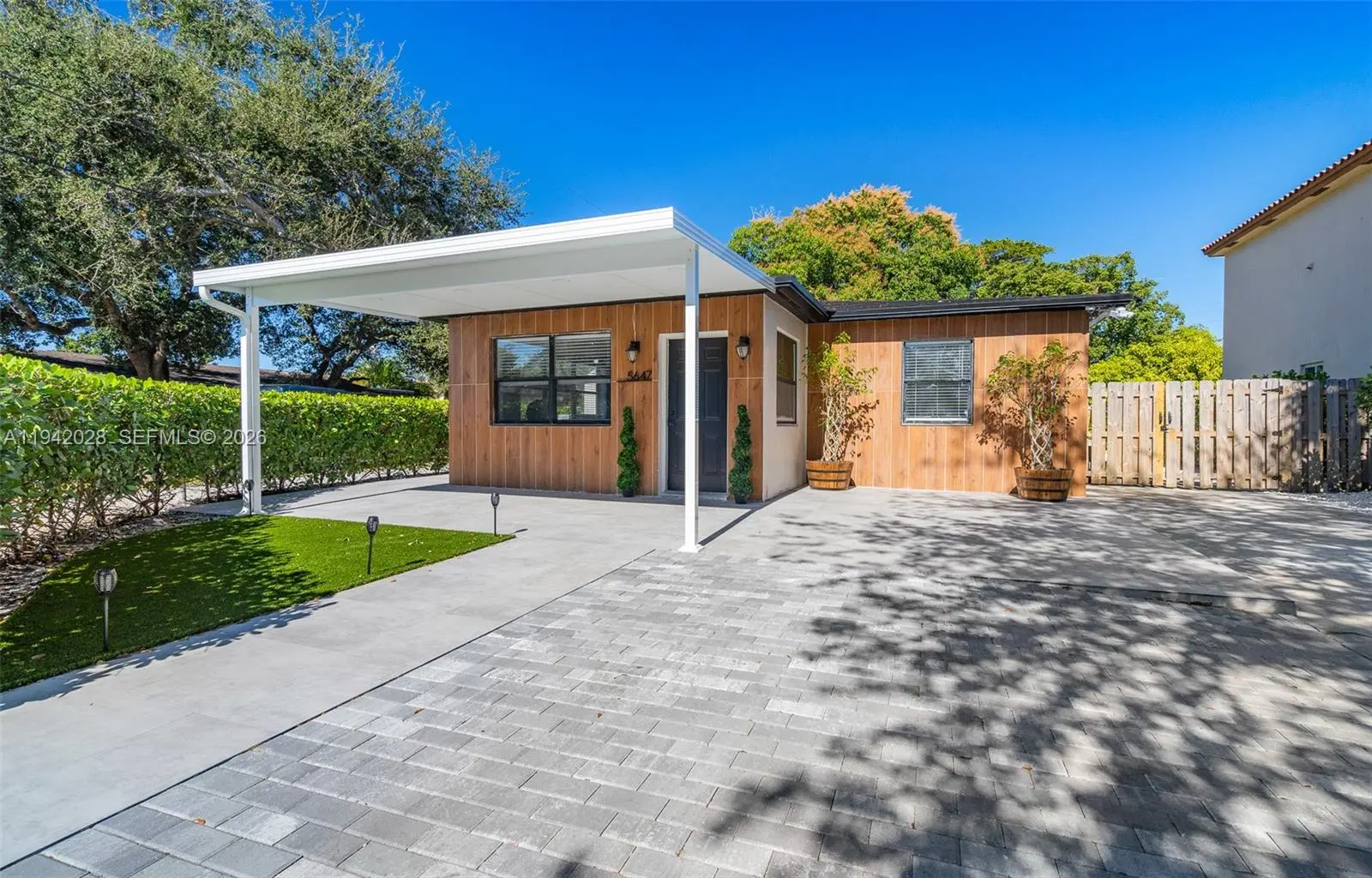 Photo of Listing #A11942028