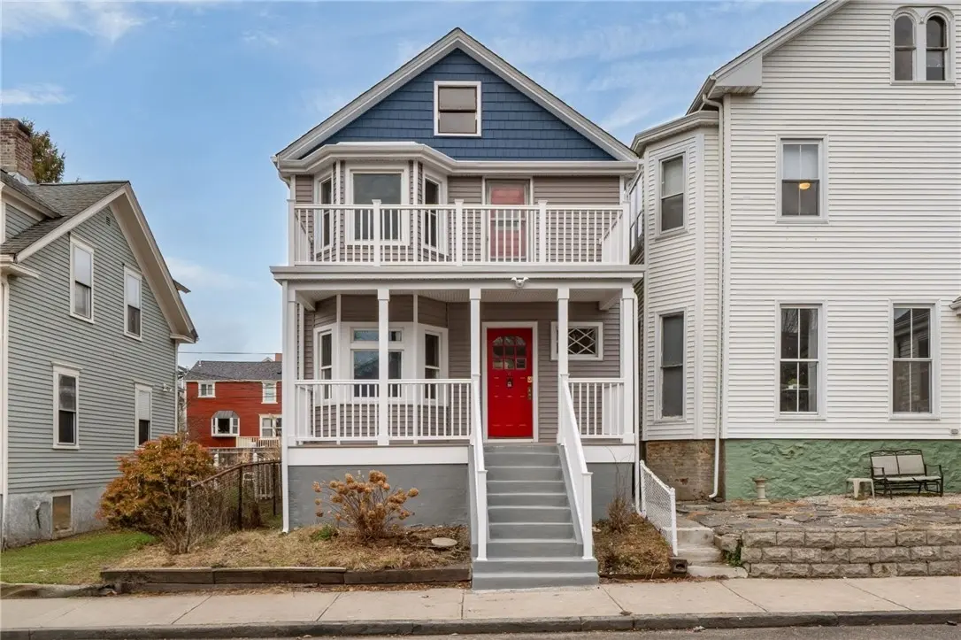 11 Bayview Ave, Newport