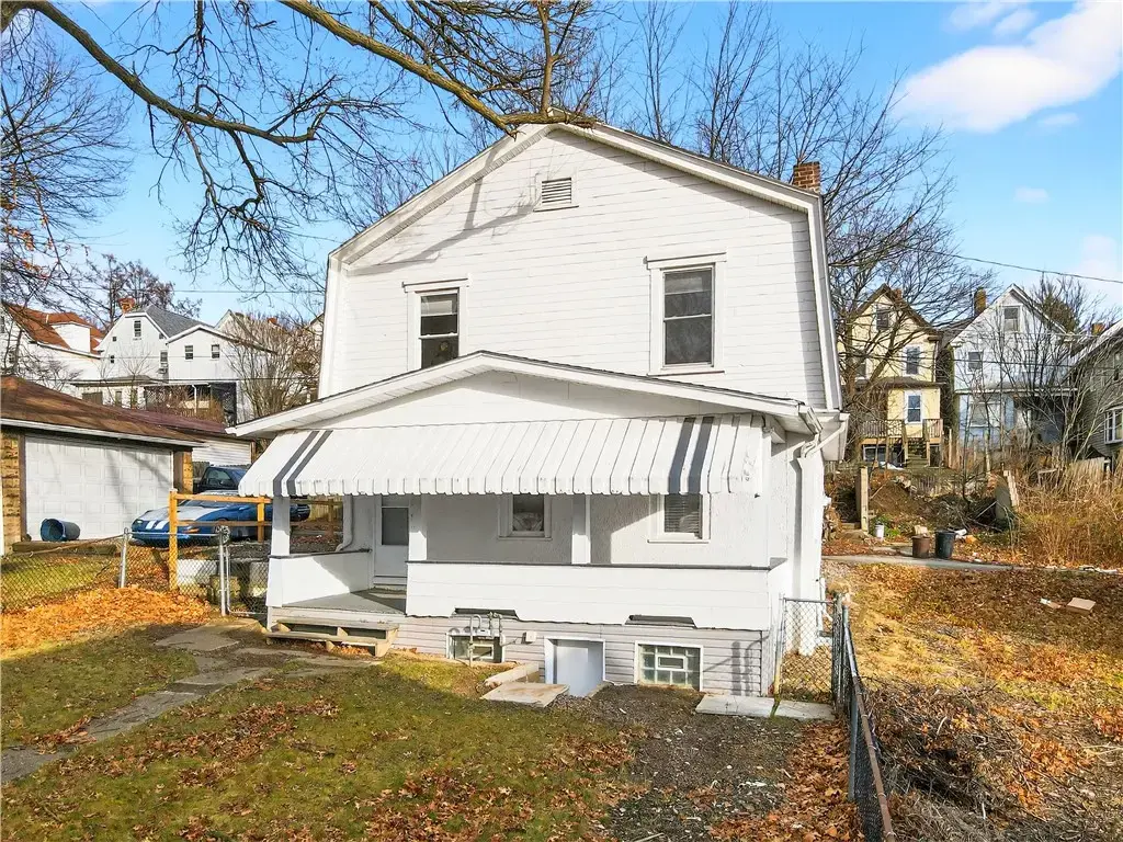 1320 Woodmont Avenue, New Kensington