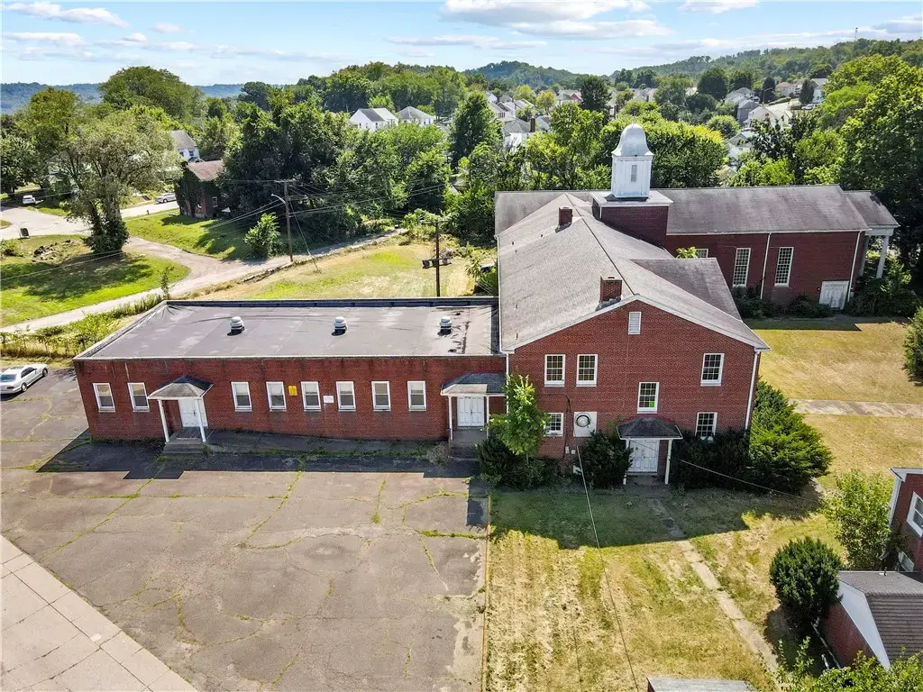 500 Thompson Avenue , Clairton