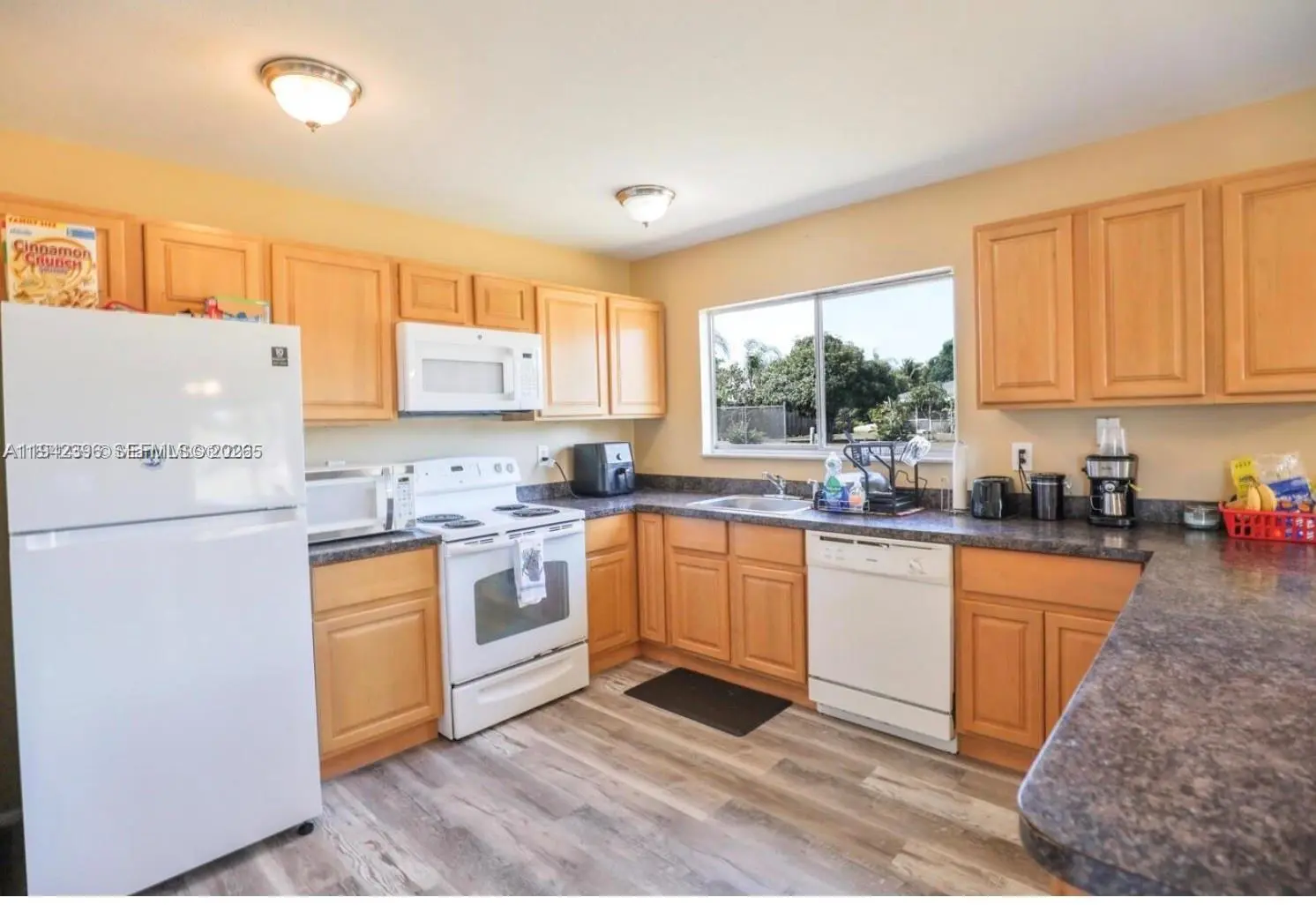 Photo of Listing #A11942396