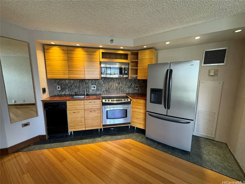 300 Wai Nani Way, Honolulu