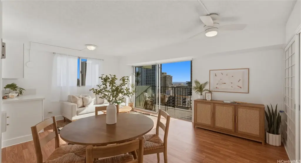 (unit #2001) 2440 Kuhio Avenue, Honolulu