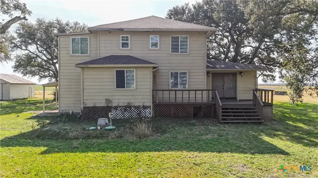 676 County Road 426, El Campo