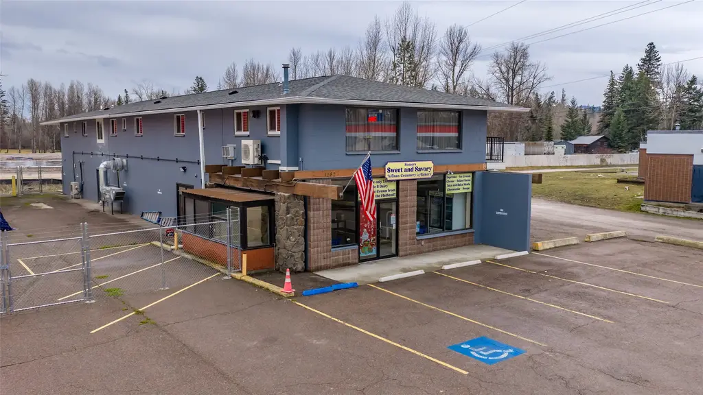 1282 Us Hwy 2, Kalispell