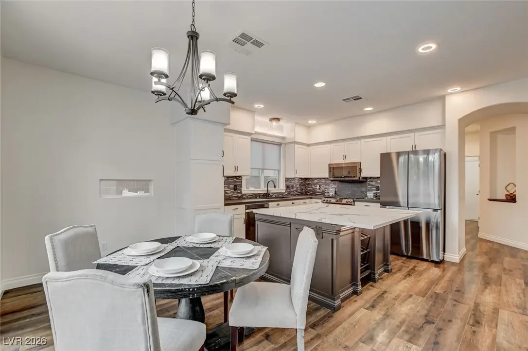 Photo of Listing #2746710