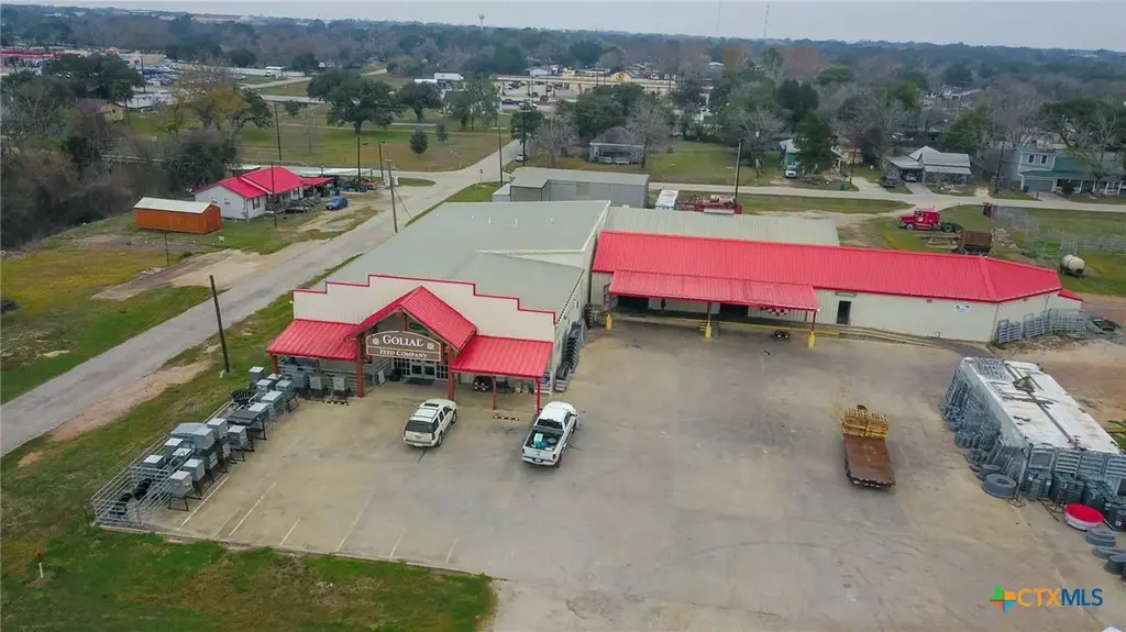 610 E End St., Goliad
