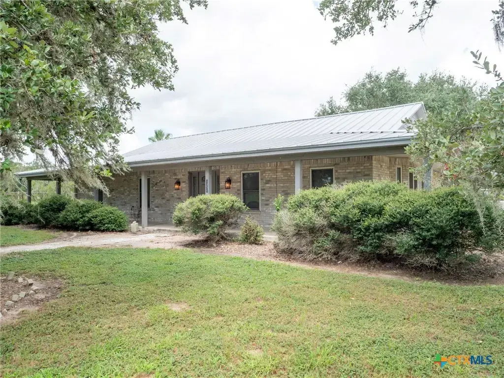 1371 Fannin Oaks Drive, Victoria