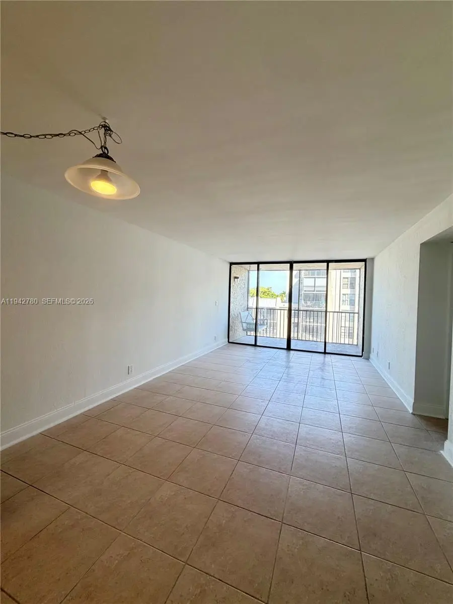 Photo of Listing #A11942780