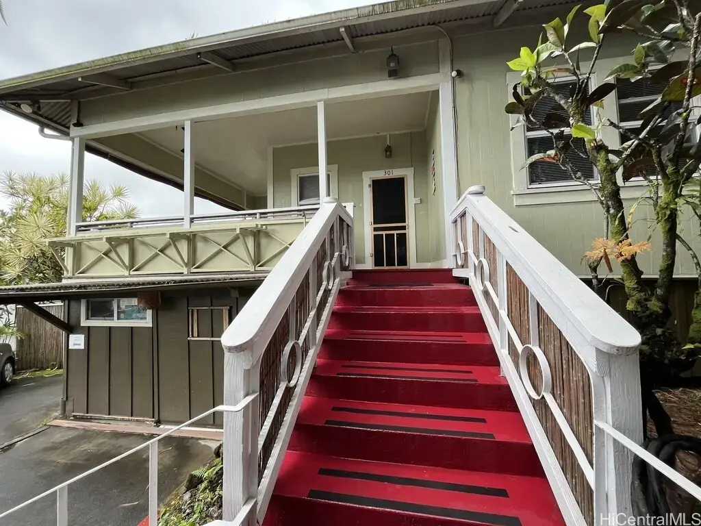 301 Ponahawai Street, Hilo