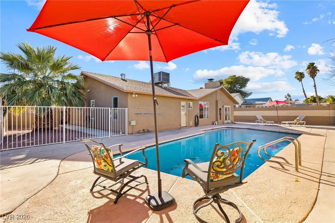 Photo of Listing #2745075