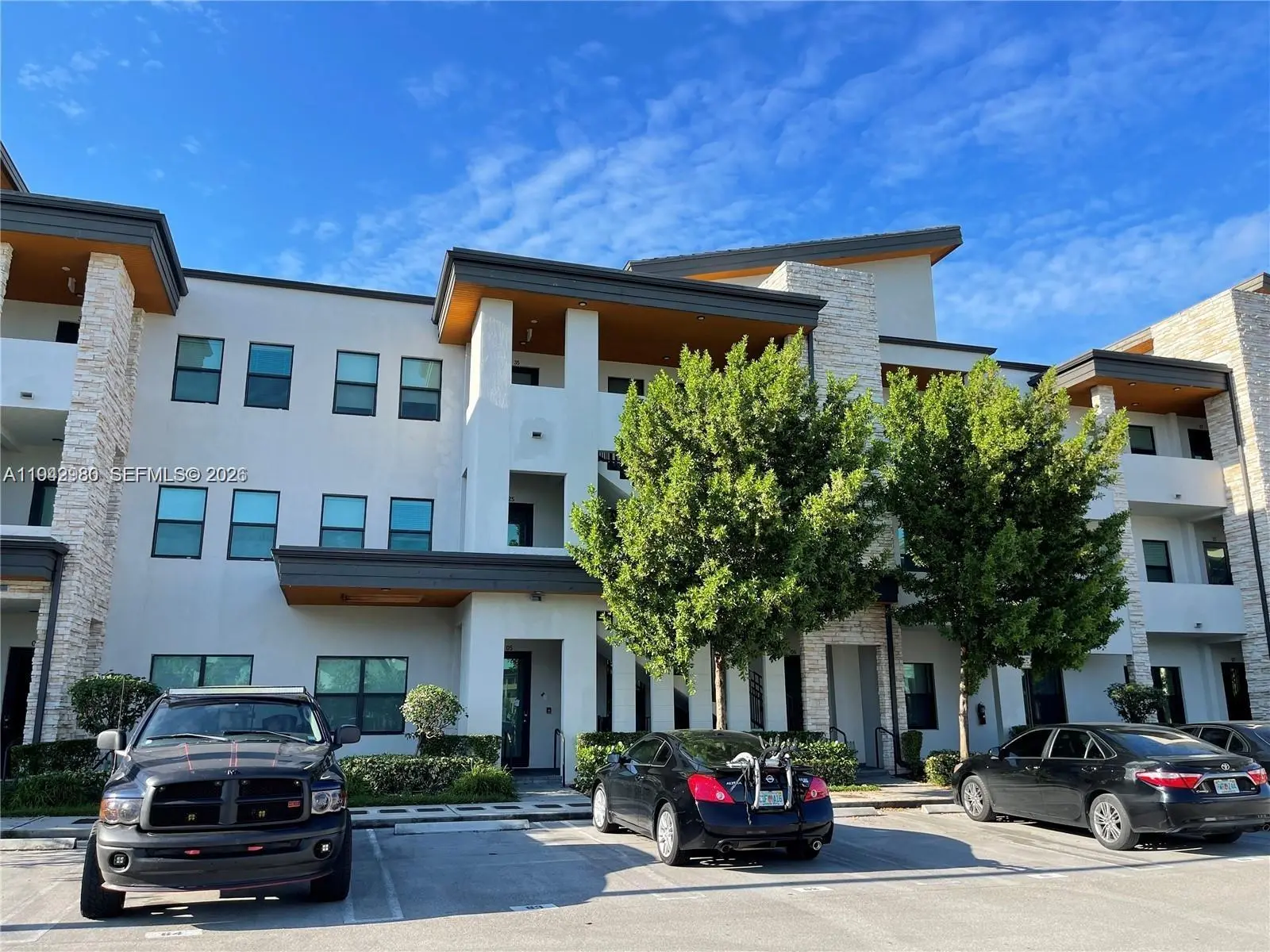 Photo of Listing #A11942980