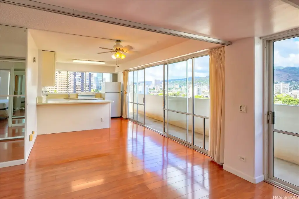 439 Keoniana Street # 901, Honolulu