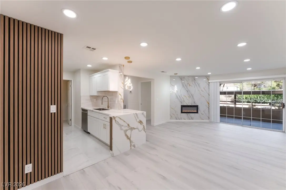 Photo of Listing #2746743