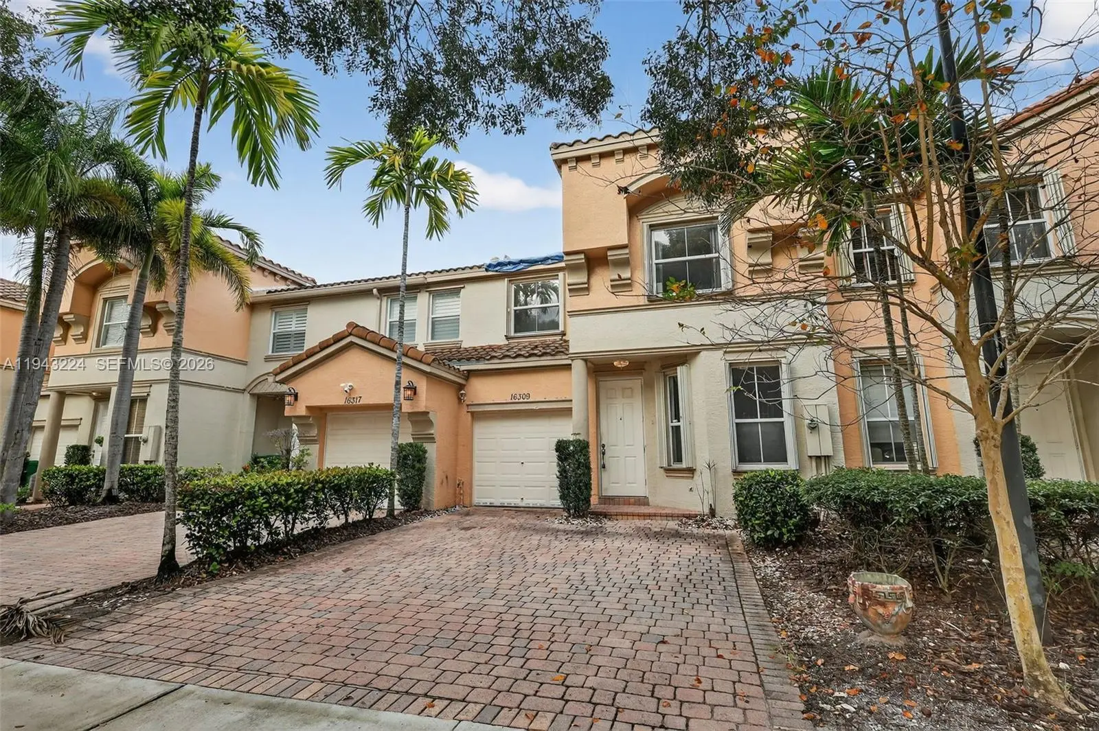 Photo of Listing #A11943224