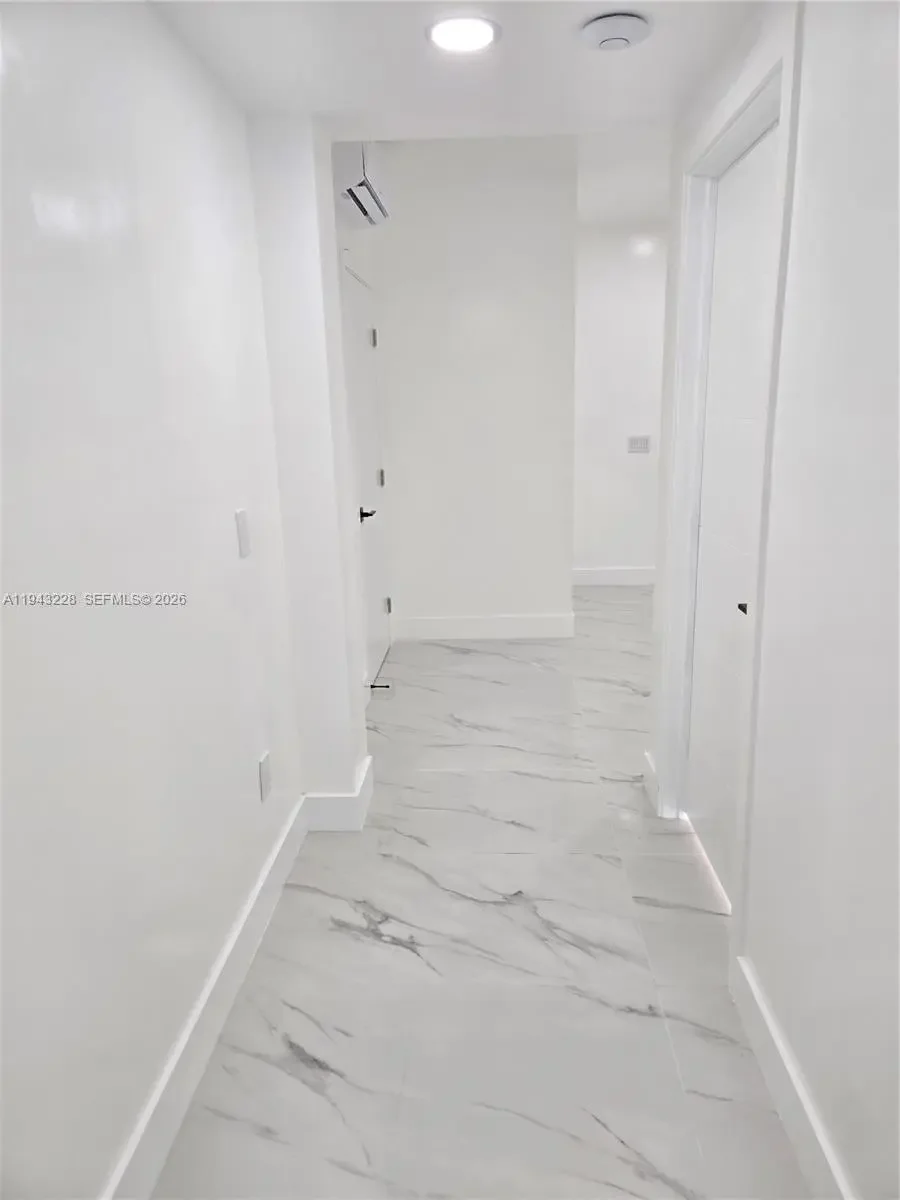 Photo of Listing #A11943228