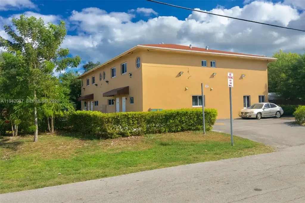 16585 Ne 3 Ave, Miami