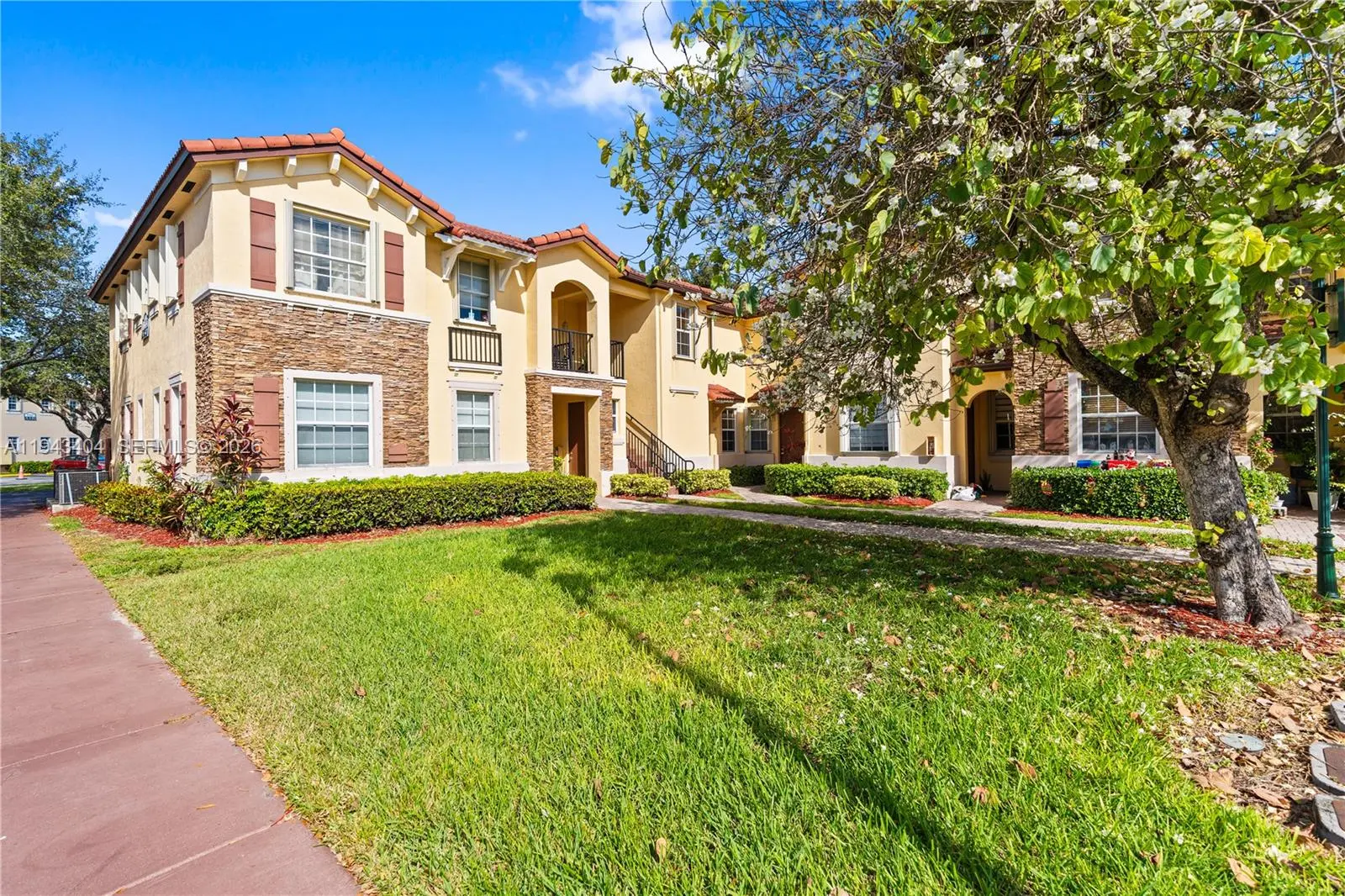 Photo of Listing #A11943404