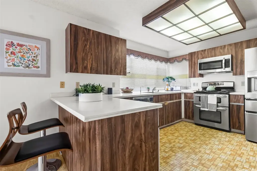 94-1127 Polinahe Place, Waipahu