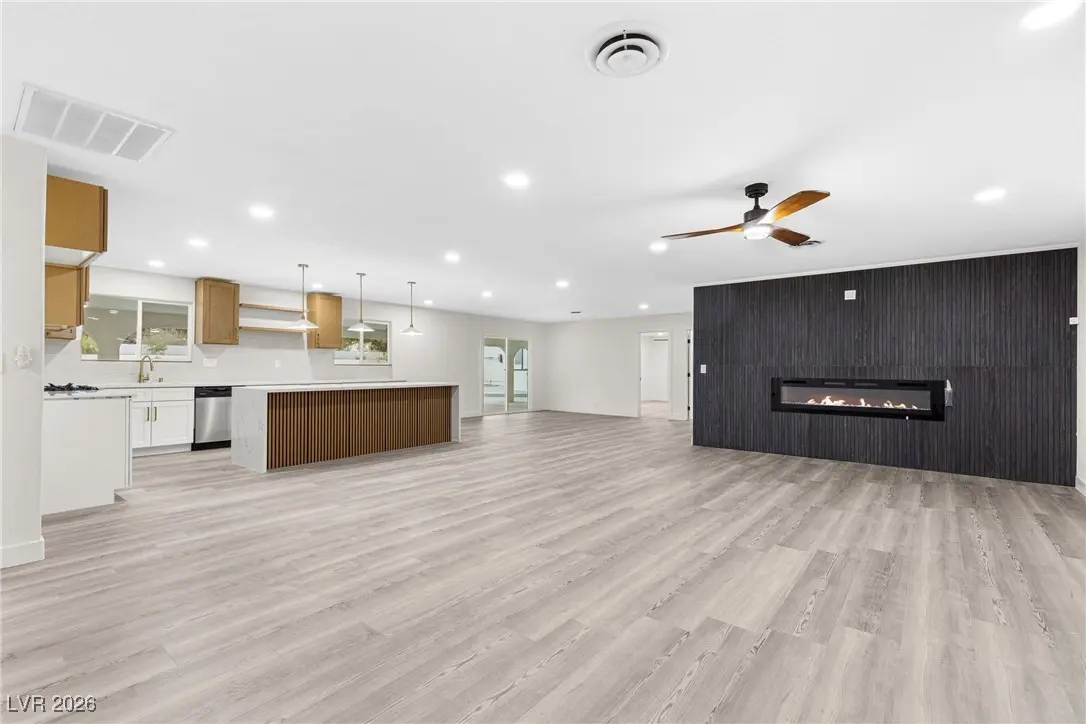 Photo of Listing #2745524